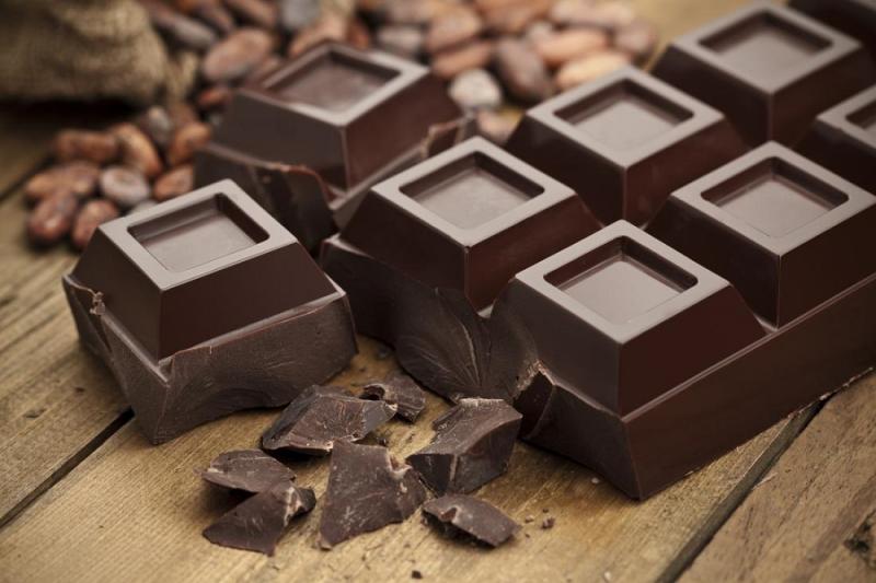 الشوكولاته الداكنة تساعد على التحكم في نسبة السكر في الدم