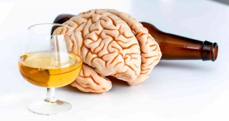أضرار الكحول على الدماغ