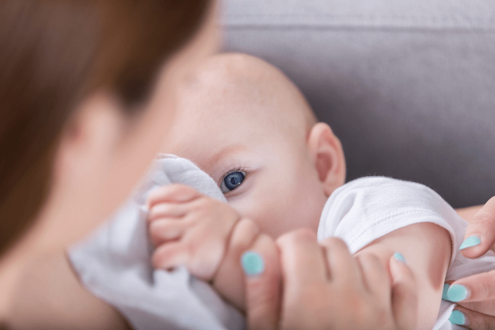 الرضاعة الطبيعية وأسباب تأخر الدورة الشهرة