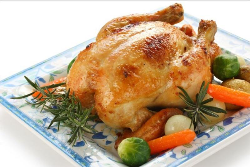وجبة الدجاج من الأكلات التي تخفف حرقة المعدة