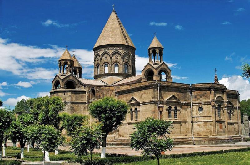 كاتدرائية إتشميادزين ـ أرمينيا