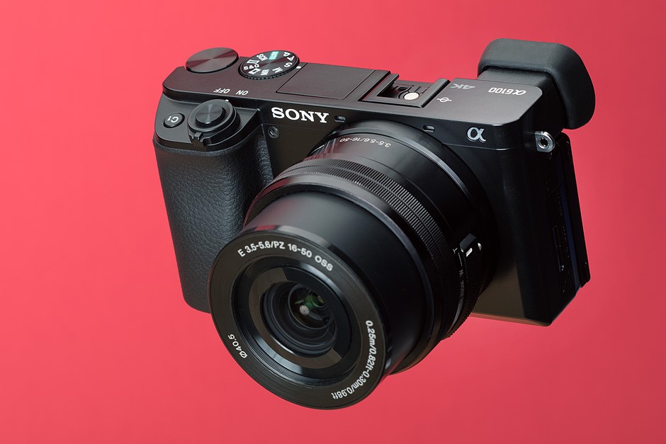 كاميرا Sony A6100 من افضل كاميرات تصوير