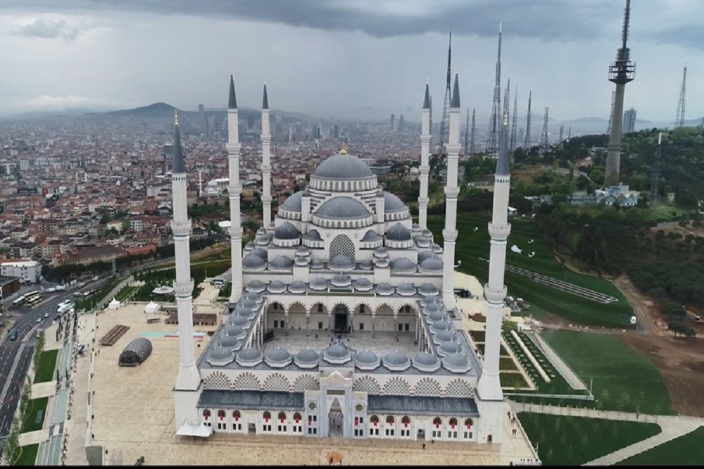 جامع تشامليجا في تركيا عاشر اكبر الجوامع في العالم