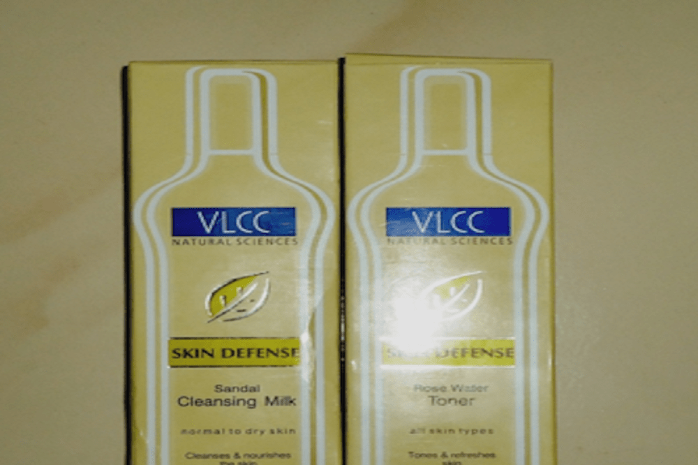 VLCC skin Defense Rose Water Toner