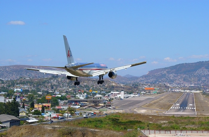 مطار تونكونتين الدولي في هندوراس
