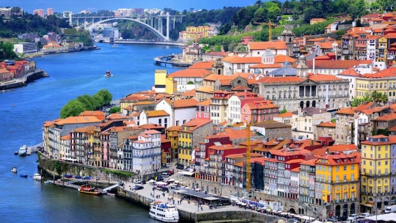 لشبونة المدينة السياحية في البرتغال