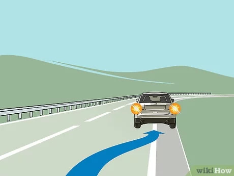 إذا كنت في مركبة متحركة ، فتوقف بأقصى سرعة وأمان ممكن.